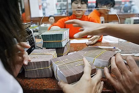 vay duoi 100 trieu dong moi duoc giai ngan bang tien mat