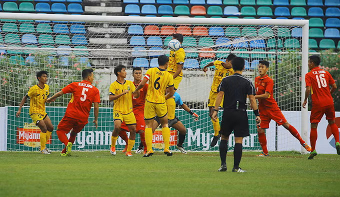 u18 viet nam da dang tan cong nen co mua ban thang