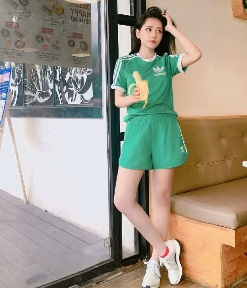 goi y dien trang phuc the thao dep va chat nhu sao viet