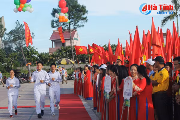 photo an tuong le khai mac dai hoi tdtt huyen can loc