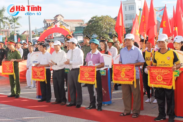 photo an tuong le khai mac dai hoi tdtt huyen can loc