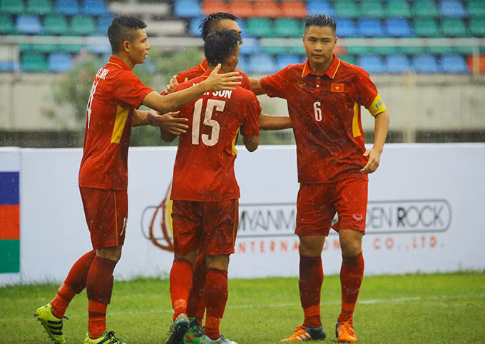 u18 viet nam da dang tan cong nen co mua ban thang