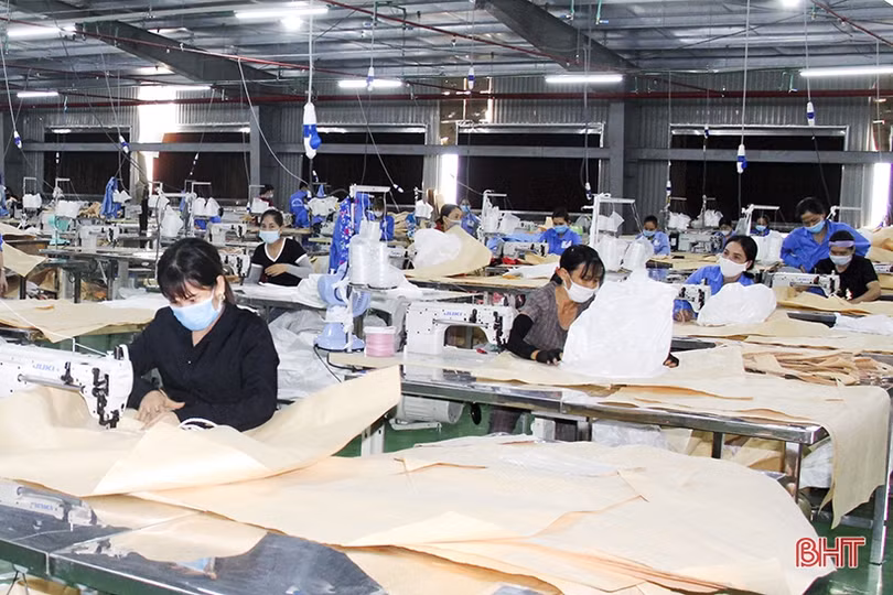 Lập “rào chắn” an toàn để các khu, cụm công nghiệp Hà Tĩnh duy trì sản xuất