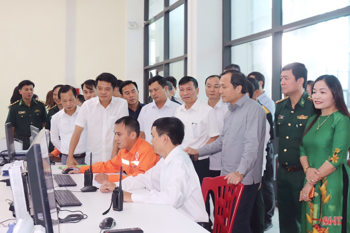 Khai trương Trạm thu phát sóng thông tin di động tại Đồn Biên phòng Hương Quang