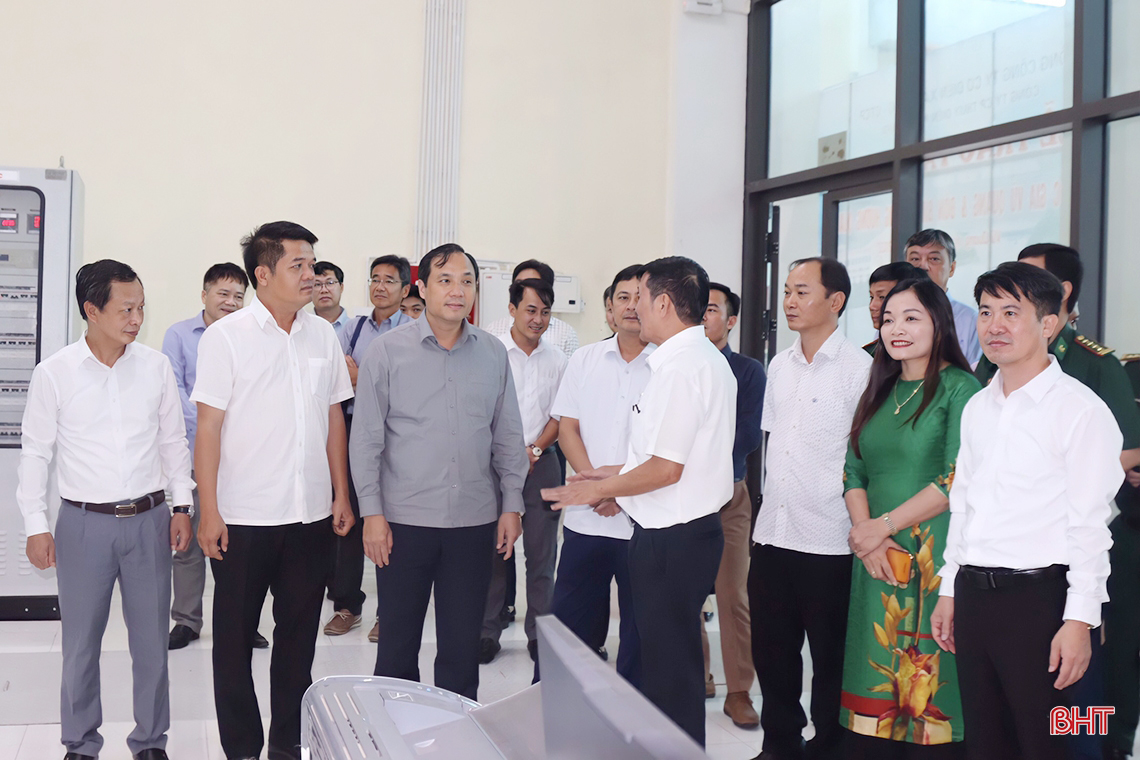 Khai trương Trạm thu phát sóng thông tin di động tại Đồn Biên phòng Hương Quang
