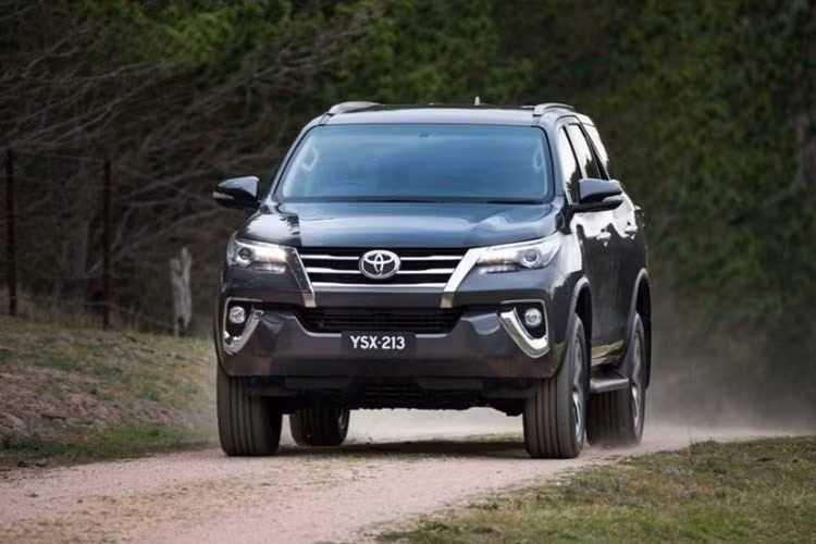 toyota fortuner the he moi chot gia gan 1 ty dong