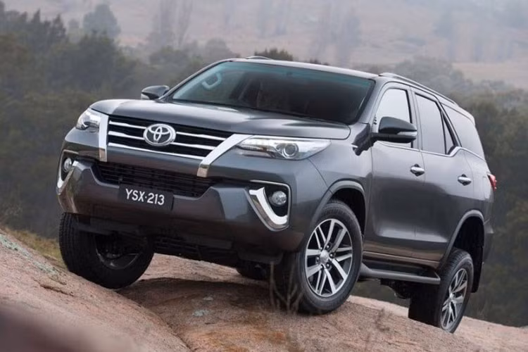 toyota fortuner the he moi chot gia gan 1 ty dong