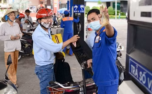 gia xang tang 650 dong lit tu 15h chieu nay