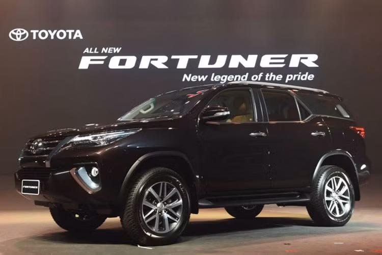 toyota fortuner the he moi chot gia gan 1 ty dong