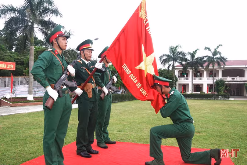 120 chiến sỹ mới Trung đoàn 841 tuyên thệ dưới cờ Tổ quốc