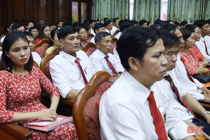 Khai mạc trọng thể đại hội đảng bộ cấp huyện đầu tiên ở Hà Tĩnh