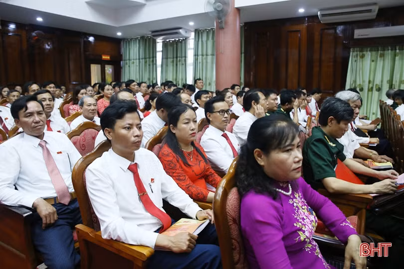 Khai mạc trọng thể đại hội đảng bộ cấp huyện đầu tiên ở Hà Tĩnh