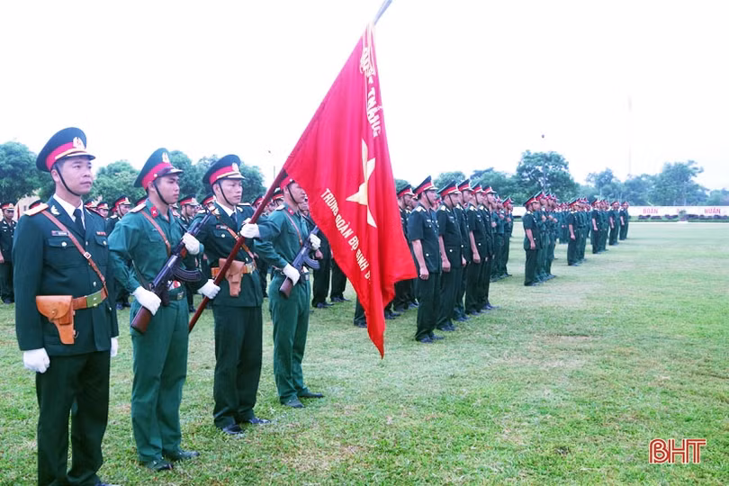 120 chiến sỹ mới Trung đoàn 841 tuyên thệ dưới cờ Tổ quốc
