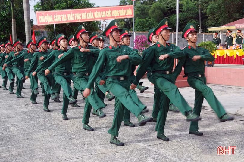 120 chiến sỹ mới Trung đoàn 841 tuyên thệ dưới cờ Tổ quốc