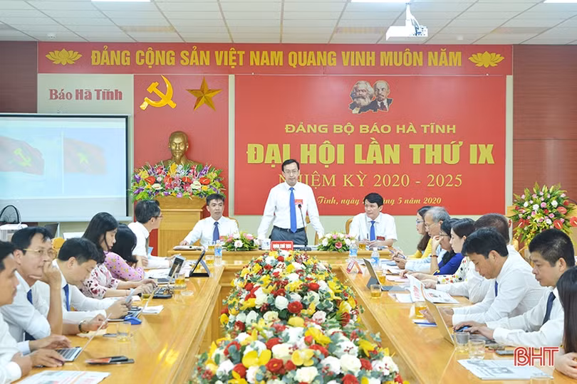 Phát huy truyền thống đoàn kết, xây dựng Báo Hà Tĩnh chuyên nghiệp, nhân văn và hiện đại