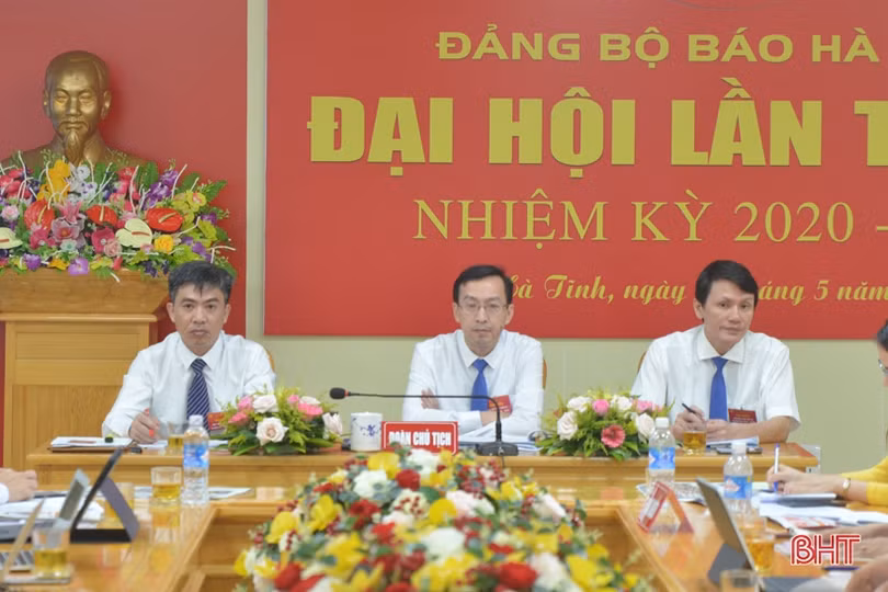 Phát huy truyền thống đoàn kết, xây dựng Báo Hà Tĩnh chuyên nghiệp, nhân văn và hiện đại