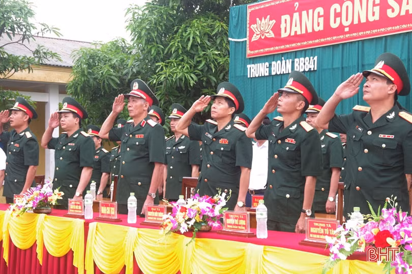 120 chiến sỹ mới Trung đoàn 841 tuyên thệ dưới cờ Tổ quốc