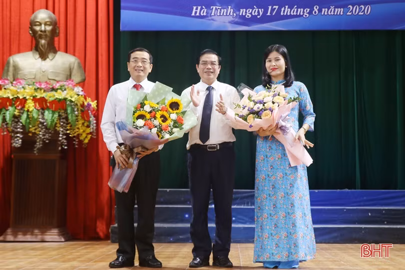 Bổ nhiệm chức vụ Hiệu trưởng, Phó Hiệu trưởng Trường Đại học Hà Tĩnh