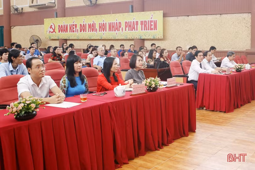 Bổ nhiệm chức vụ Hiệu trưởng, Phó Hiệu trưởng Trường Đại học Hà Tĩnh