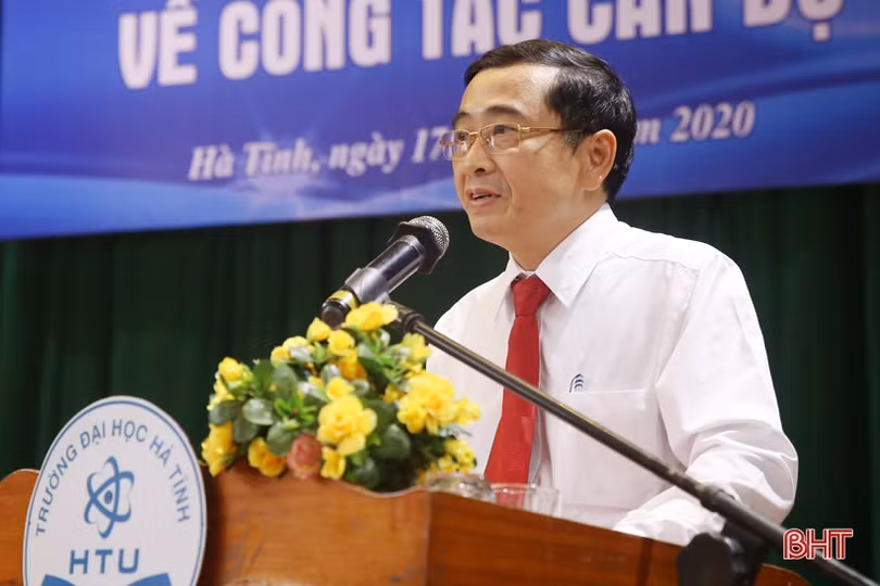 Bổ nhiệm chức vụ Hiệu trưởng, Phó Hiệu trưởng Trường Đại học Hà Tĩnh