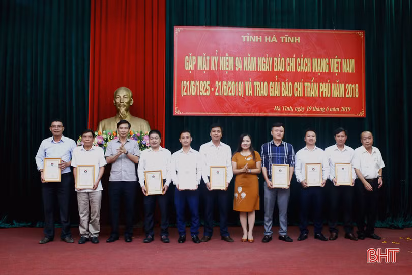 Hà Tĩnh gặp mặt các cơ quan báo chí và trao Giải Báo chí Trần Phú năm 2018