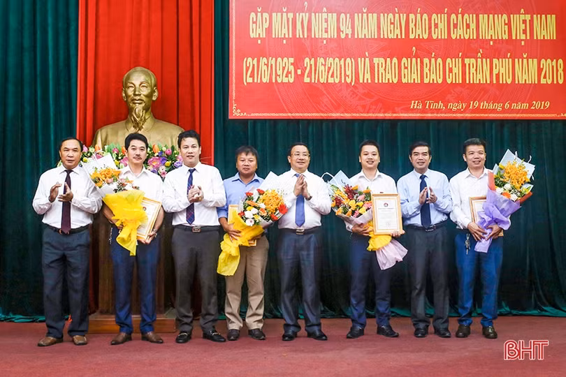 Hà Tĩnh gặp mặt các cơ quan báo chí và trao Giải Báo chí Trần Phú năm 2018
