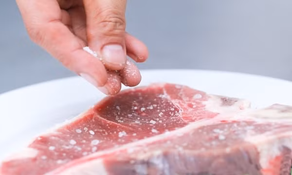 Người Việt ăn mặn gấp đôi khuyến nghị của WHO