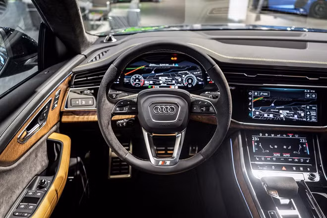 Audi Q8 “khoác áo” đặc biệt, nội thất siêu sang