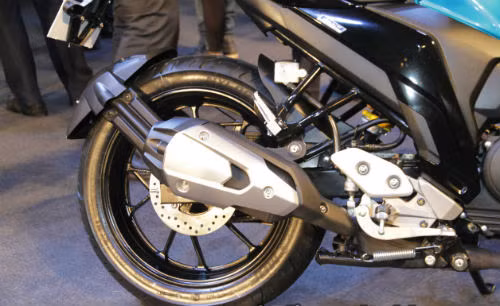 2017 yamaha fz25 len ke gia 39 4 trieu dong