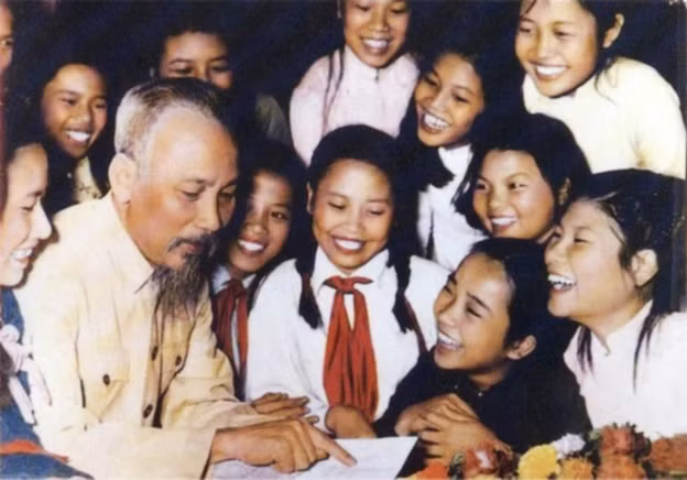 chan ly mat troi soi sang mai