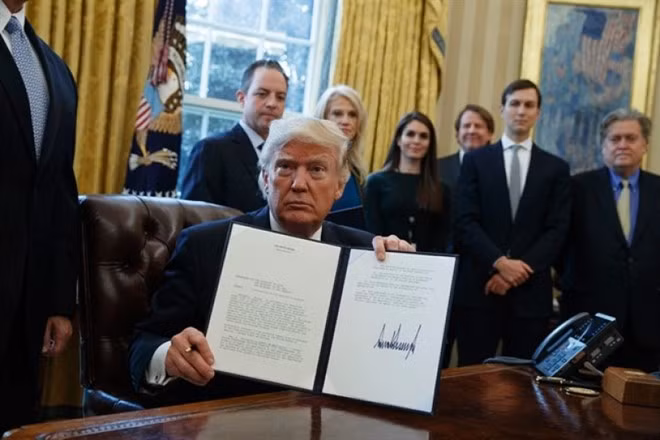 lien tiep ky sac lenh trump co the trat banh