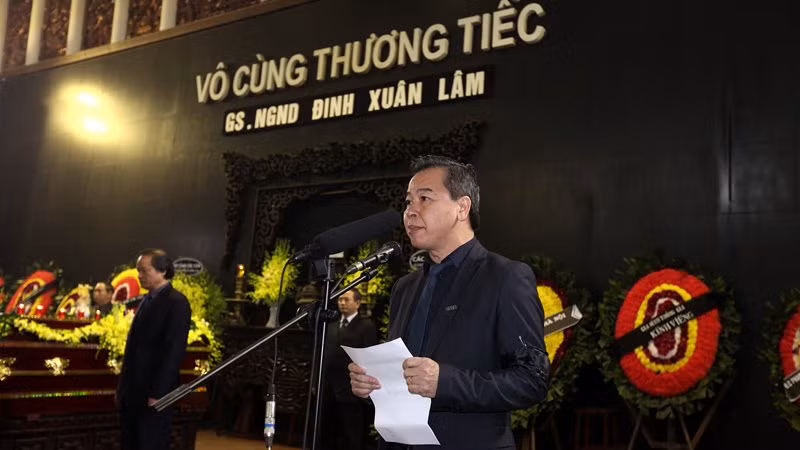 Sáng 30 Tết, rơi nước mắt tiễn đưa GS Đinh Xuân Lâm ảnh 13 sang 30 tet roi nuoc mat tien dua gs dinh xuan lam