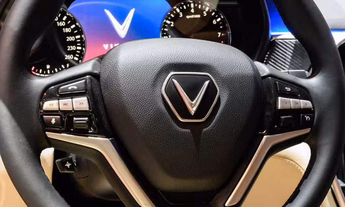 VinFast Lux V8 - SUV hiệu suất cao thương hiệu Việt