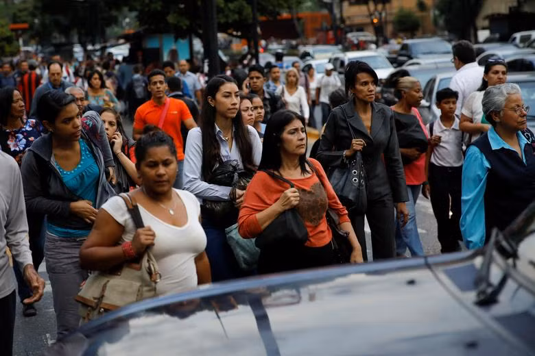Venezuela chìm trong bóng tối khi có đến 15 trên 23 bang bị mất điện