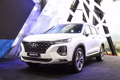 VinFast Lux V8 khi về Việt Nam sẽ cạnh tranh với các mẫu xe nào?