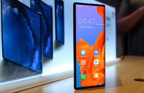 Chi tiết Huawei Mate X màn hình gập vừa về Việt Nam
