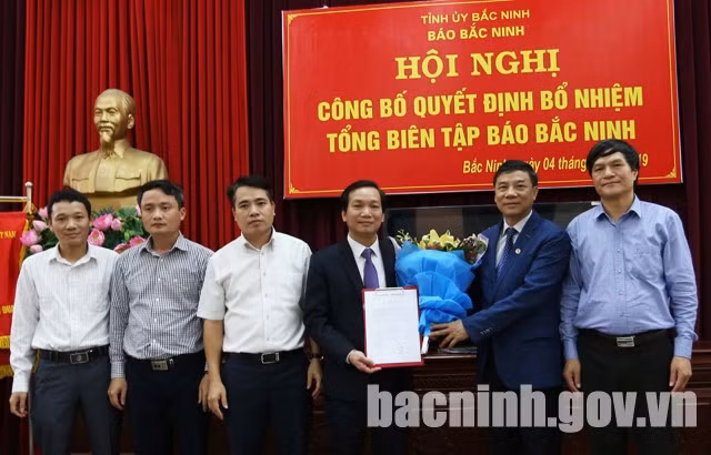 Điều động, bổ nhiệm nhân sự 5 địa phương