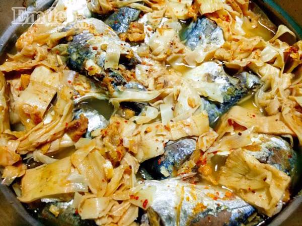 Cá nục kho măng thật ngon, ai cũng gắp không ngừng