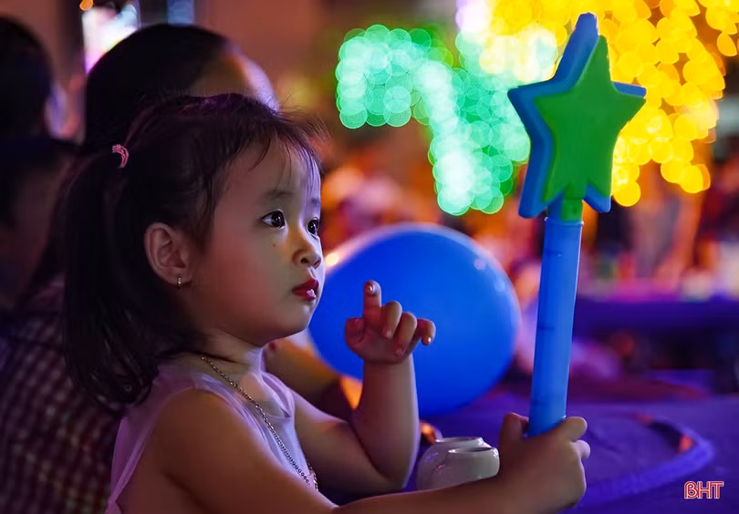Những mùa trăng nhiệm màu…
