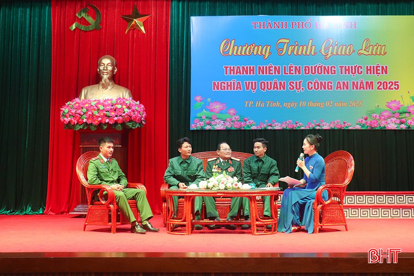 Buổi giao lưu, gặp mặt diễn ra trong không khí đầm ấp, tình cảm.