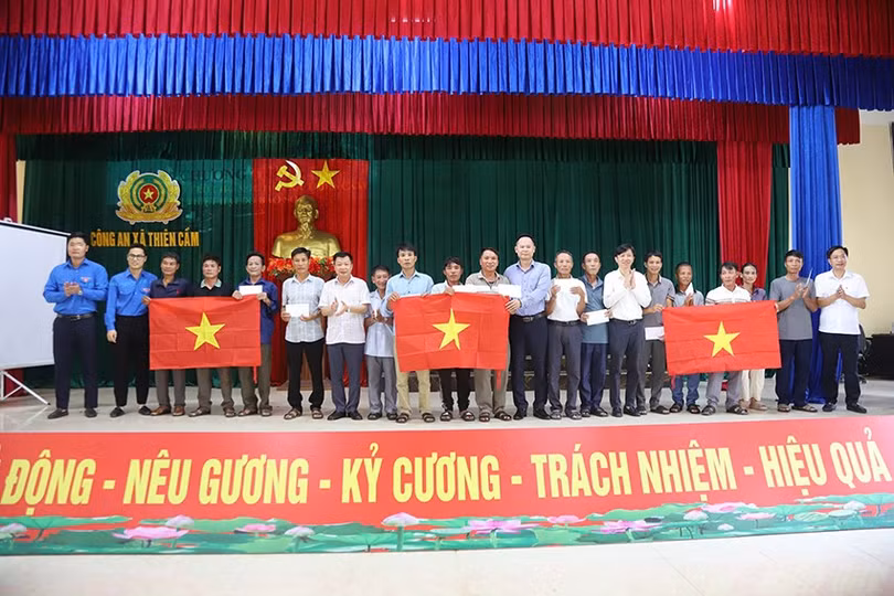 anh-chi-cuc-thuy-san-1.jpg