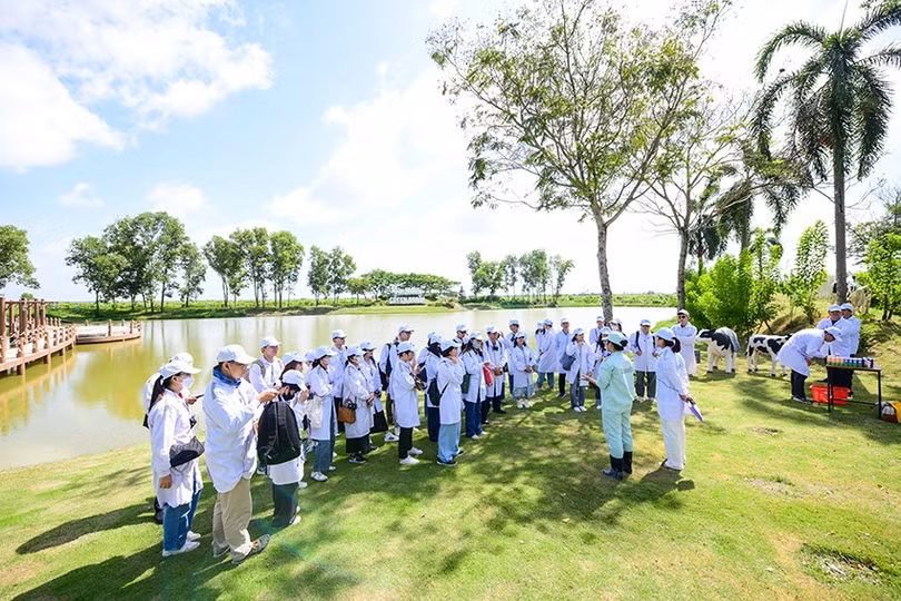 farm-tour-vbcsd-01.jpg