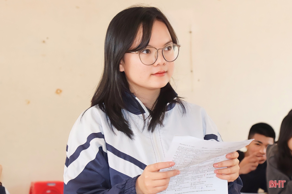 Cô học trò nghèo Hà Tĩnh và hành trình chinh phục giải nhất HSG quốc gia