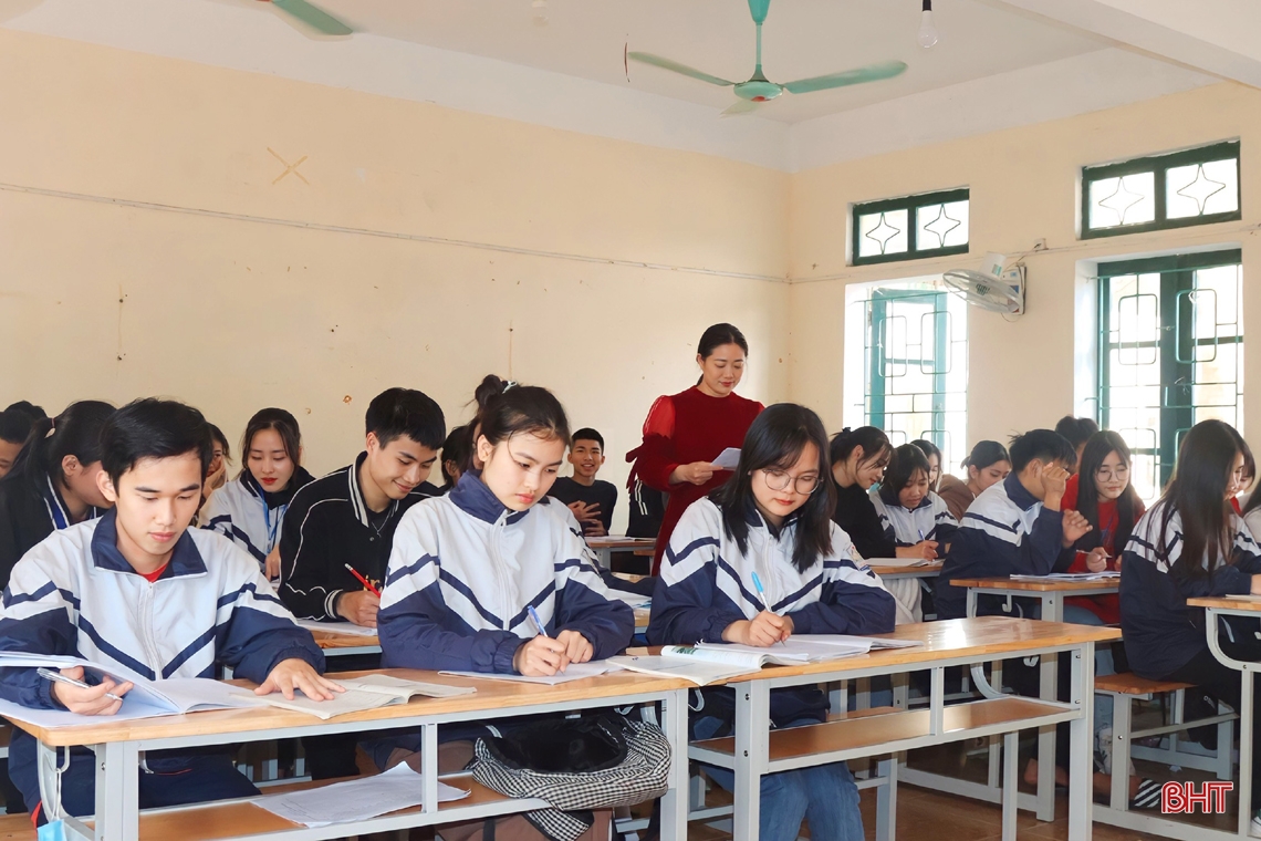 Cô học trò nghèo Hà Tĩnh và hành trình chinh phục giải nhất HSG quốc gia