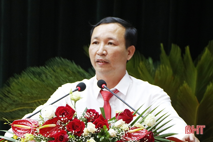 Bà Nguyễn Thị Hà Tân tái cử Bí thư Huyện ủy Vũ Quang nhiệm kỳ 2020 - 2025