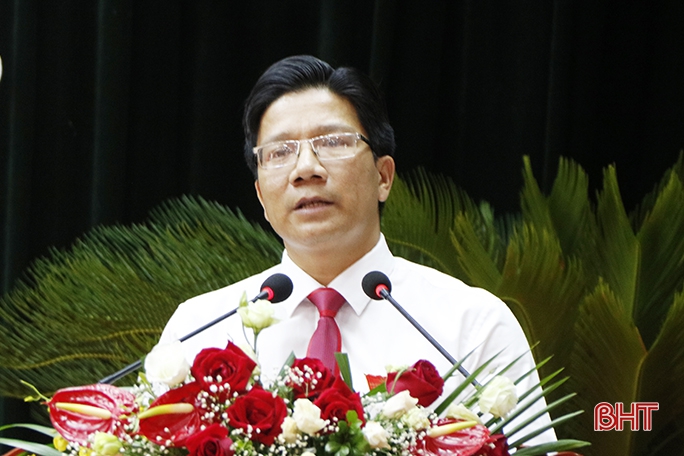 Bà Nguyễn Thị Hà Tân tái cử Bí thư Huyện ủy Vũ Quang nhiệm kỳ 2020 - 2025