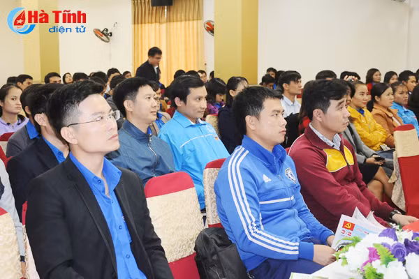 tuoi tre phai di dau trong tuyen truyen phong chong tac hai thuoc la