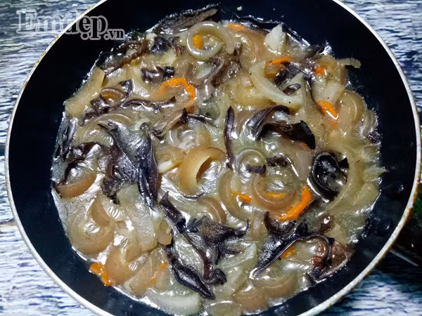 troi lanh ma an thit dong thom ngon mem ngay dua com phai biet