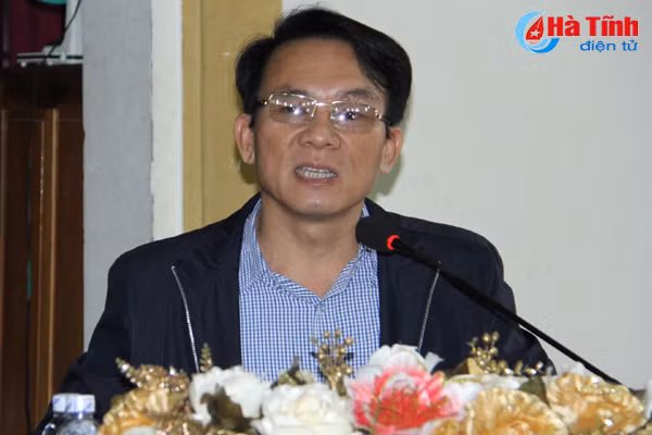 nghi xuan phai phan dau som tro thanh trung tam kt xh bac ha tinh