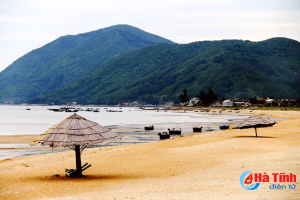 vi sao du lich ha tinh nam top cuoi vung bac trung bo